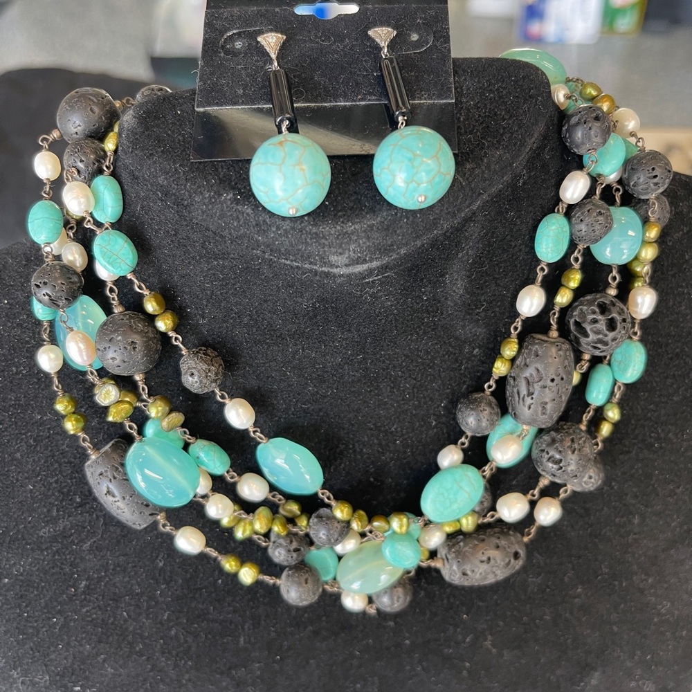 18” necklace & pierced earrings set. Cultured pearls, black onyx, torqoiuse